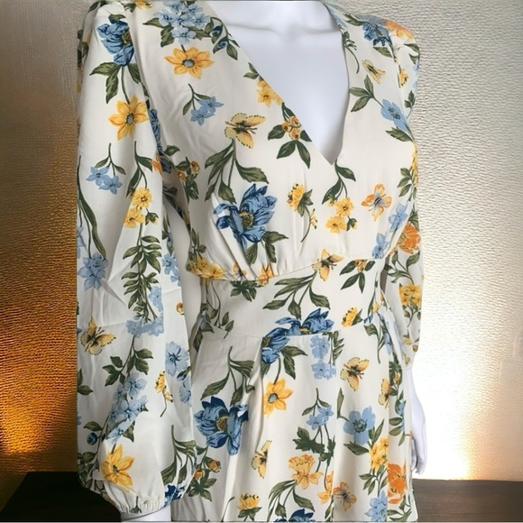 Sugar Lips Butterflies Spring Floral Romper - Picture 4 of 9